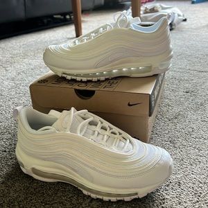 Size 7.5 Women’s Nike Air Max 97 sneakers